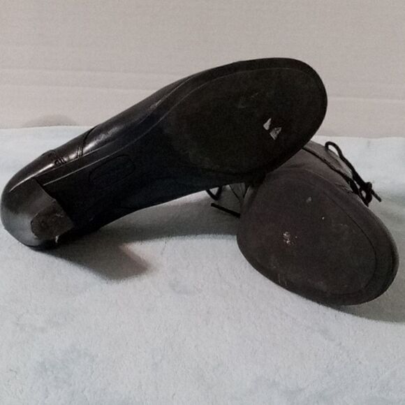 Etienne Aigner Heels - Picture 8 of 9